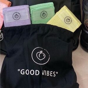 Dani Munoz resistance bands “Good vibes” collection